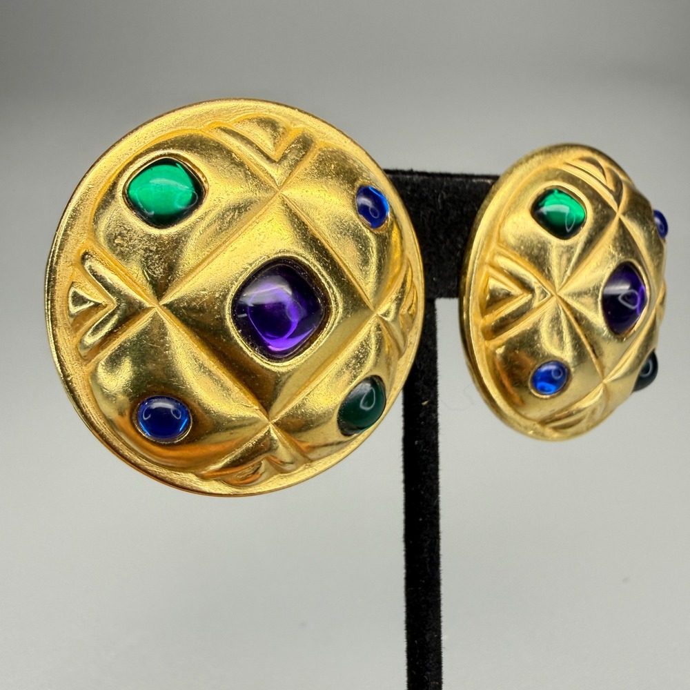VTG Trifari Clip On Earrings Domed Gold Tone Glass Cabochon Mughal Runway